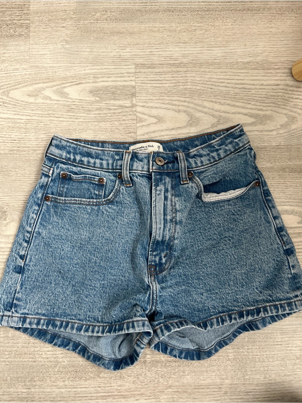 Abercrombie high rise mom short